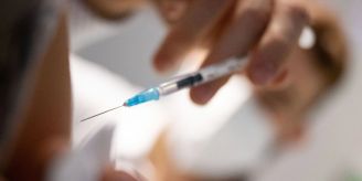 Nebenwirkungen - Im Jahr 2021 starben 19 Personen an Corona-Impfung