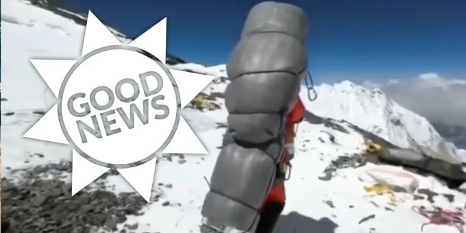 Lag im Sterben - Sherpa rettet Bergsteiger in Todeszone von Everest