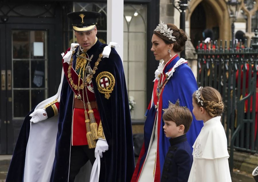 Der Prinz und die Prinzessin von Wales mit ihren Kids Louis und Charlotte.