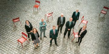 Berner Kantonsregierung von oben aufgenommen.