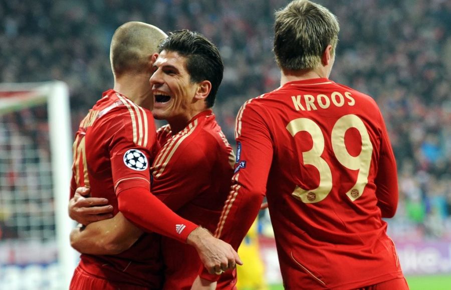 Mario Gomez trifft beim 7:0-Sieg in der Allianz Arena viermal, der FCB muss die Segel streichen.