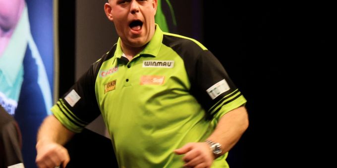 Michael van Gerwen eroberte zum siebten Mal den Titel. michael van gerwen