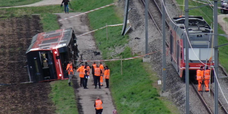 Zahlreiche Rettungskräfte waren vor Ort.