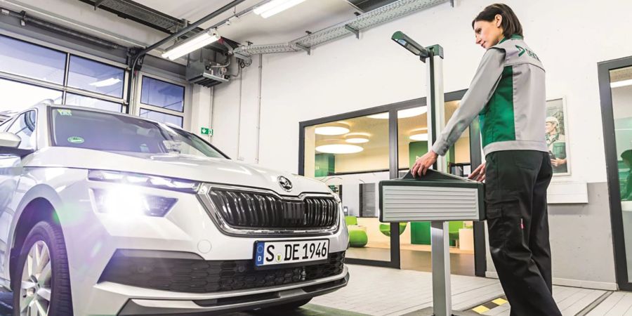Es werde mehr Licht: Die Scheinwerfer mancher Autos lassen sich von Halogen- auf LED-Technik umrüsten.