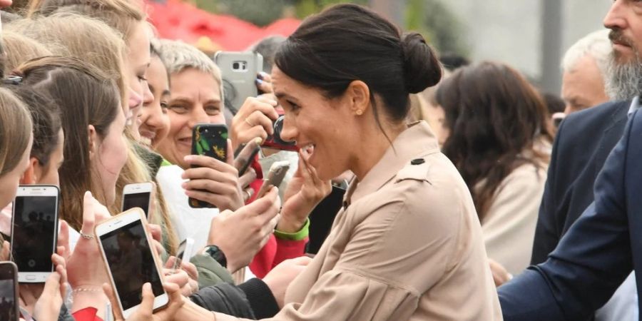 Hatte Herzogin Meghan ein Problem damit, den Leuten bei ihrer Australien-Tour 2018 die Hände zu schütteln?
