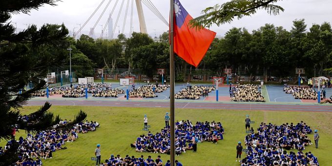 Der chinesische Generalkonsul in der Schweiz, Zhao Qinghua, empfindet den geplanten Besuch der parlamentarischen Freundschaftsgruppe Schweiz-Taiwan auf dem Inselstaat als «störend». Es handelt sich nach seiner Auffassung um eine offizielle Beziehungsaufnahme. (Archivbild) Der chinesische Generalkonsul in der Schweiz, Zhao Qinghua, empfindet den geplanten Besuch der parlamentarischen Freundschaftsgruppe Schweiz-Taiwan auf dem Inselstaat als «störend». Es handelt sich nach seiner Auffassung um eine offizielle Beziehungsaufnahme. (Archivbild)
