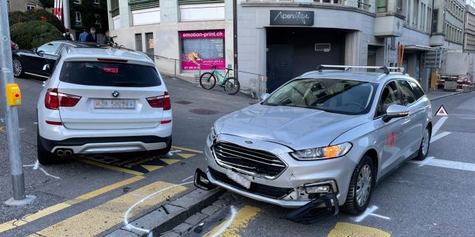 Zwei leichtverletzte Personen nach Unfall Stadt St. Gallen: Zwei leichtverletzte Personen nach Unfall