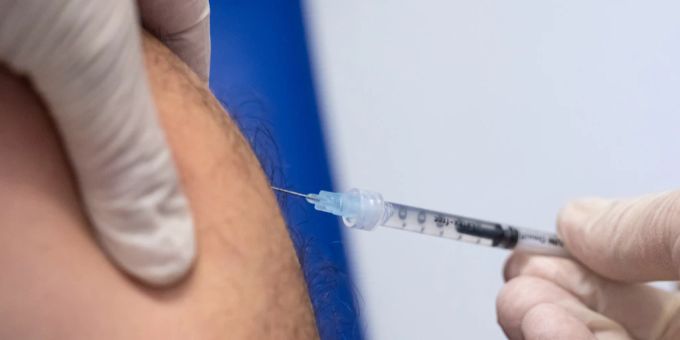 Bisher wurden nur wenige Impfstoffe gegen das Chinkungunya-Virus zugelassen. Die Impfung von Bavarian Nordic zählt nun hinzu. Affenpocken impfstoff