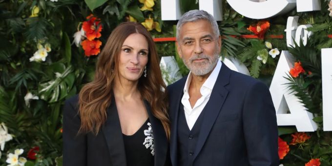Julia Roberts und George Clooney posieren für die Kameras. julia roberts george clooney