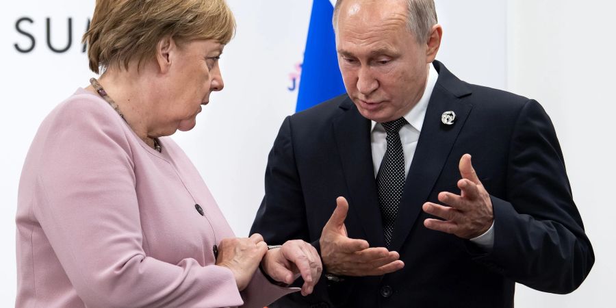 Altkanzlerin Angela Merkel trifft sich am Rande des G20-Gipfels 2019 mit Kremlchef Wladimir Putin.