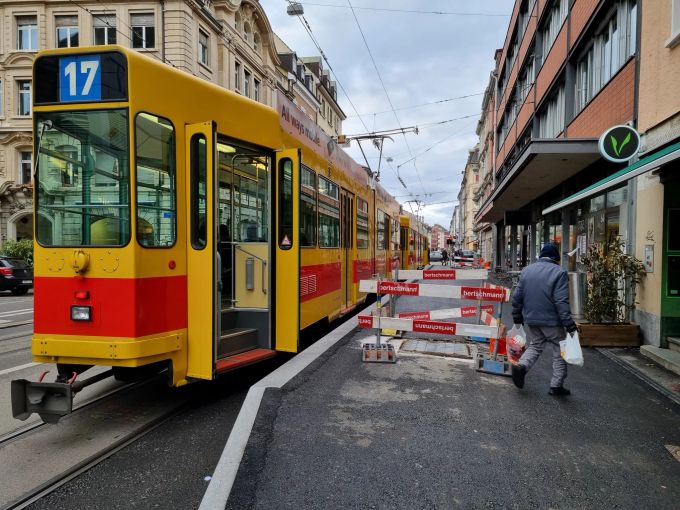 Die Tramstation Feldbergstrasse im Kleinbasel. onlinereports basel