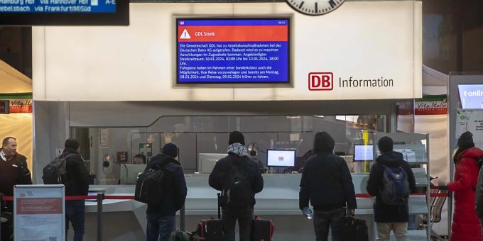 Wegen des Streiks der Lokführerinnen und Lokführer fährt am Mittwoch nur jeder fünfte Fernzug in Deutschland. Deutsche Bahn