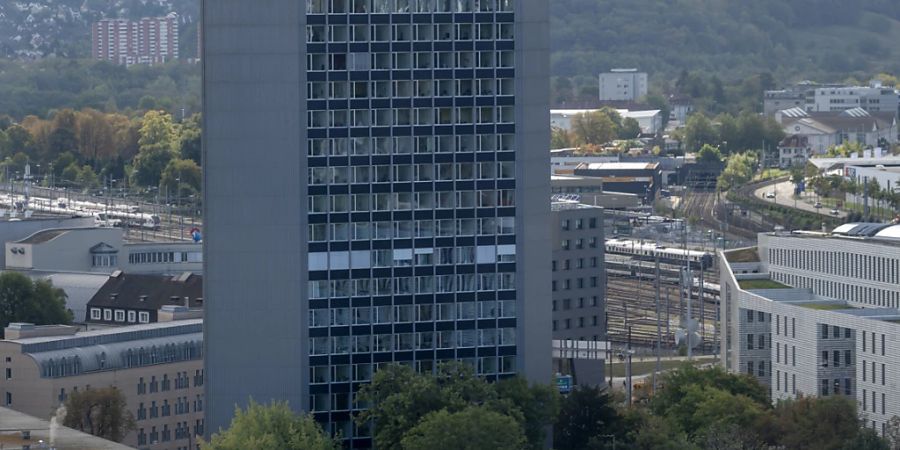 Der Pharmaauftragsfertiger Lonza hat im Jahr 2023 einen Rückgang des Gewinns verzeichnet. Kosten zur Stilllegung von Standorten und zur Restrukturierung belasteten.(Archivbild)