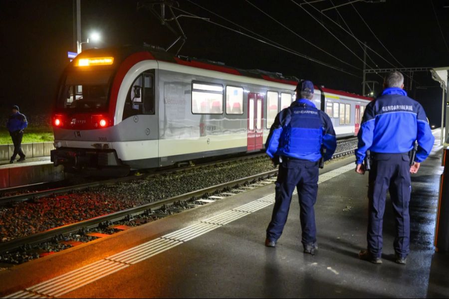 Am 8. Februar hielt ein bewaffneter Mann 13 Passagiere in einem Zug zwischen Yverdon und Sainte-Croix fest.