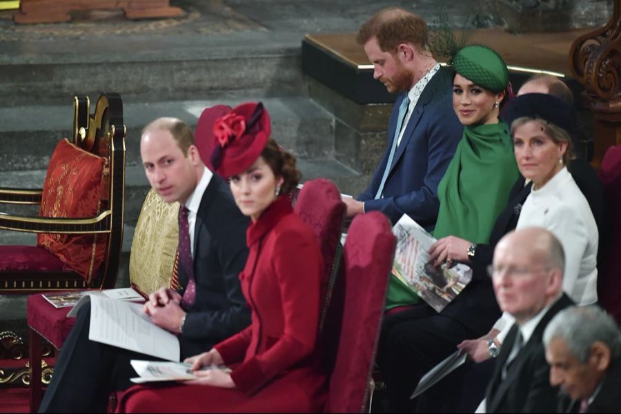 Ob sich Harry und Meghan künftig wieder vermehrt unter die Royals mischen werden?