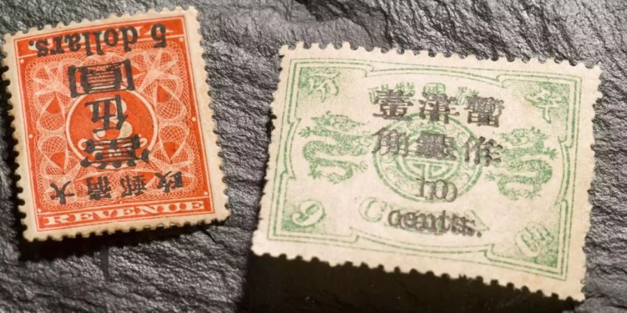 Diese zwei seltenen Briefmarken aus China kommen am 22. Mai im Auktionshaus Rapp in Wil SG unter den Hammer.