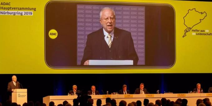 Präsident August Markl eröffnet die ADAC-Hauptversammlung 2019 am Nürburgring. Foto: Thomas Frey Präsident August Markl eröffnet die ADAC-Hauptversammlung 2019 am Nürburgring. Foto: Thomas Frey