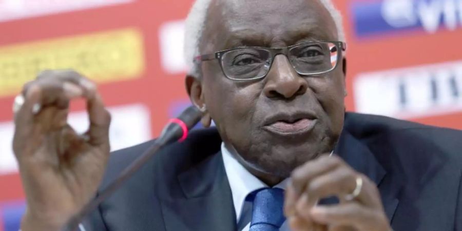 Der ehemalige Präsident der IAAF) Lamine Diack muss sich vor Gericht verantworten. Foto: Michael Kappeler