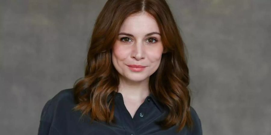 Josefine Preuss spielt im Drama «Dein Leben gehört mir» eine junge Frau, deren Ex-Freund auf perfide Art in ihr Leben eindringt. Foto: Jens Kalaene