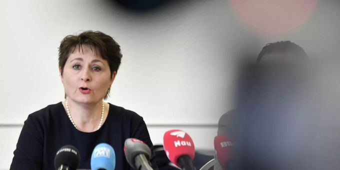 Franziska Roth trat aus der SVP Aargau zurück. Christoph Mörgeli verteidigt sie nun. Franziska Roth