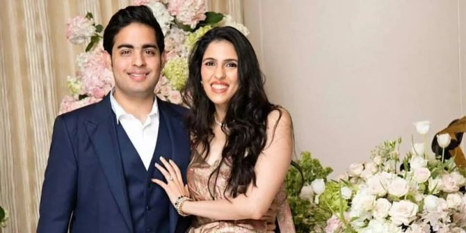 Akash Ambani und Shloka Mehta.