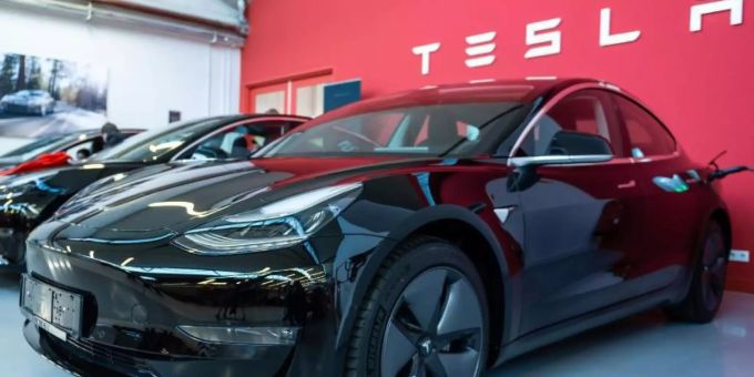 Das Tesla Model 3 ist mittlerweile auch in Europa erhältlich. Tesla Model 3