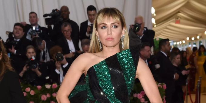 Miley Cyrus erscheint zur Metropolitan Museum of Art's Costume Institute Benefit-Gala am 06.05.19 in New York. Miley Cyrus