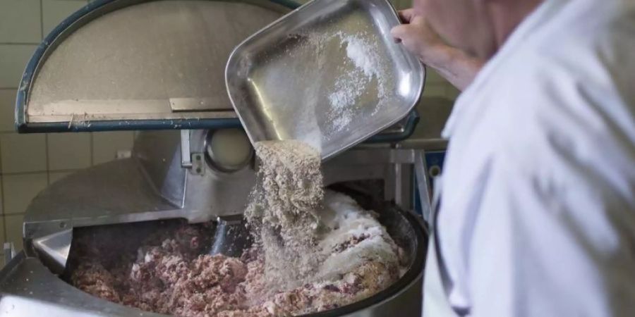 Die Berner Zungenwurst wird noch in vielen kleineren Metzgereien hergestellt. Nun soll die Spezialität besser vor Nachahmerprodukten geschützt werden (Themenbild).