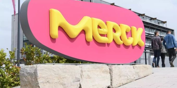 An der Börse lösten die vorgelegten Zahlen Freude aus: Die Merck-Aktie stieg auf einen Höchststand seit September 2023. (Archivbild) Foto: Arne Dedert Merck