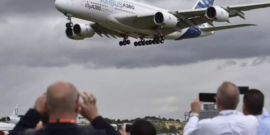 Airbus stellt die Produktion des weltgrössten Passagierjets A380 ein. Foto: Hannah Mckay/EPA