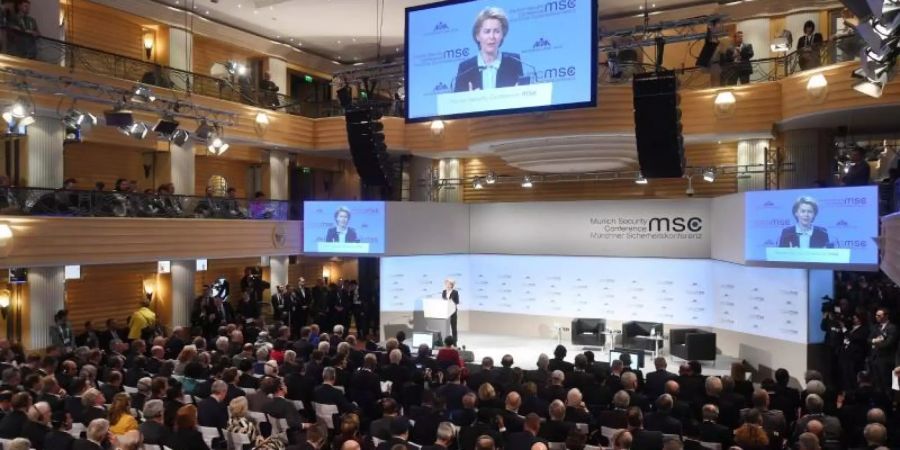 Bundesverteidigungsministerin Ursula von der Leyen spricht beim ersten Tag der 55. Münchner Sicherheitskonferenz. Foto: Tobias Hase