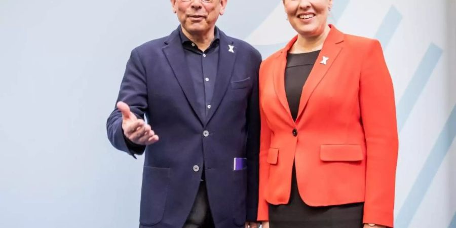 Johannes-Wilhelm Rörig, der Unabhängige Beauftragte für Fragen des sexuellen Kindesmissbrauchs, steht neben Franziska Giffey (SPD), Familienministerin. Foto: Michael Kappeler