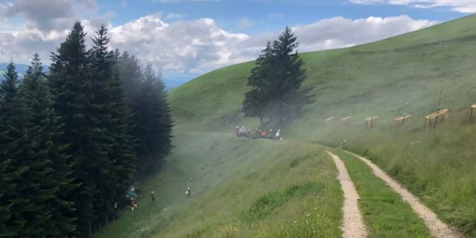 Der Lenker des Lastwagens wurde beim Unfall verletzt. Kantonspolizei Bern