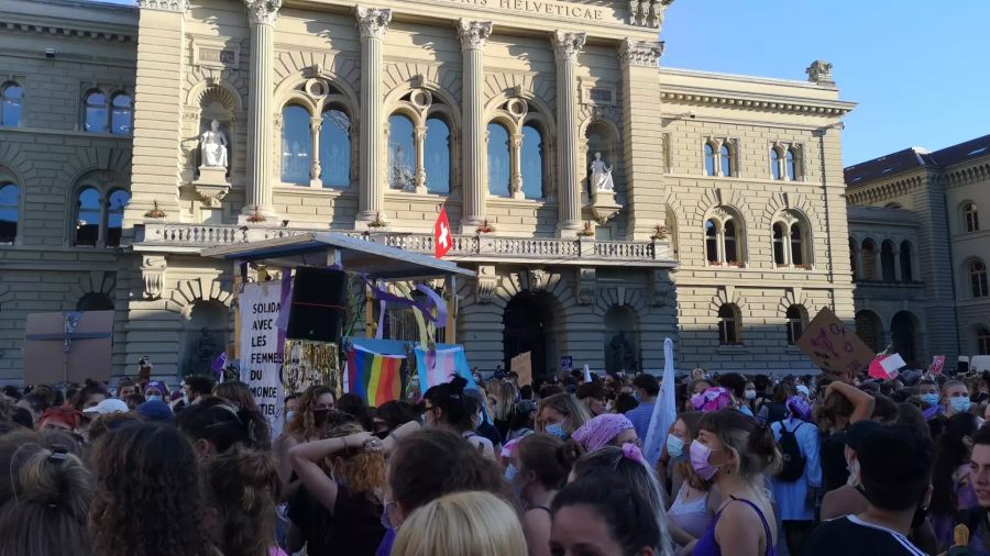 Der Bundesplatz in Bern während des Frauenstreiks 2021.