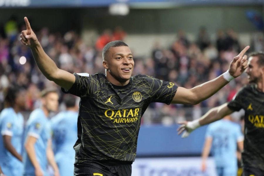 Gewohntes Bild: Star-Stürmer Kylian Mbappé bejubelt einen Treffer.