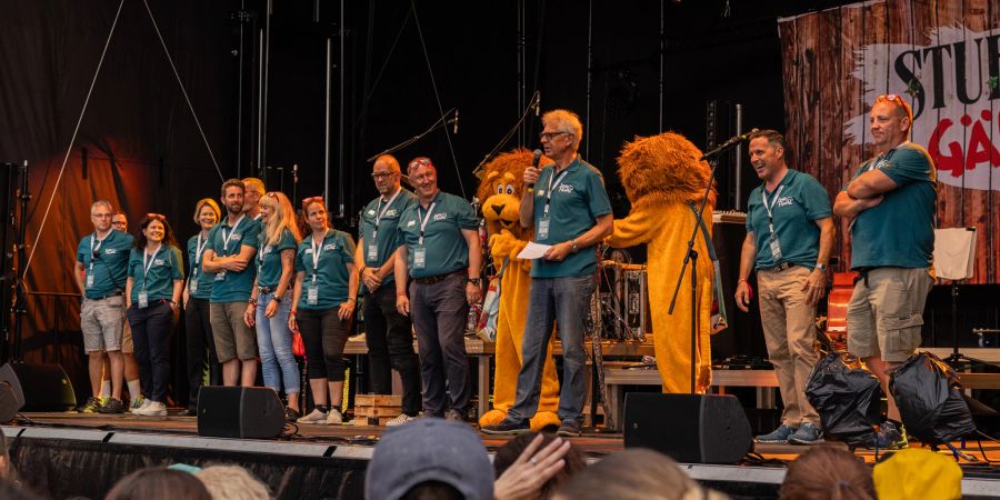 Das OK begrüsst alle Besucherinnen und Besucher und bedankt sich bei fast 2000 Helferinnen und Helfern und allen Sponsoren.