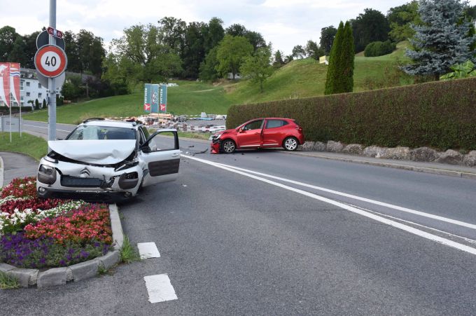 Beim Unfall entstand ein hoher Sachschaden. Luzerner Polizei