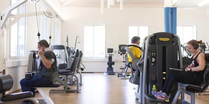 Wenn man jede Woche mindestens 150 Minuten moderaten Sport macht oder 75 Minuten intensiv trainiert, ist man als ausreichend aktiv angesehen. (Archivbild) fitness
