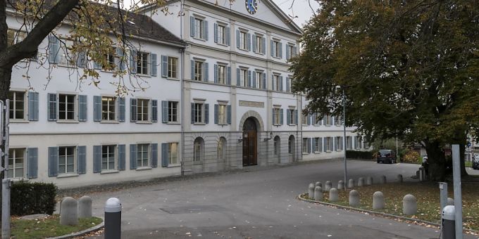 Im Mai 2022 wurde ein Mann vom Bezirksgericht Zürich wegen Schändung und sexueller Handlungen mit einem Kind verurteilt. (Symbolbild) Bezirksgericht Zürich
