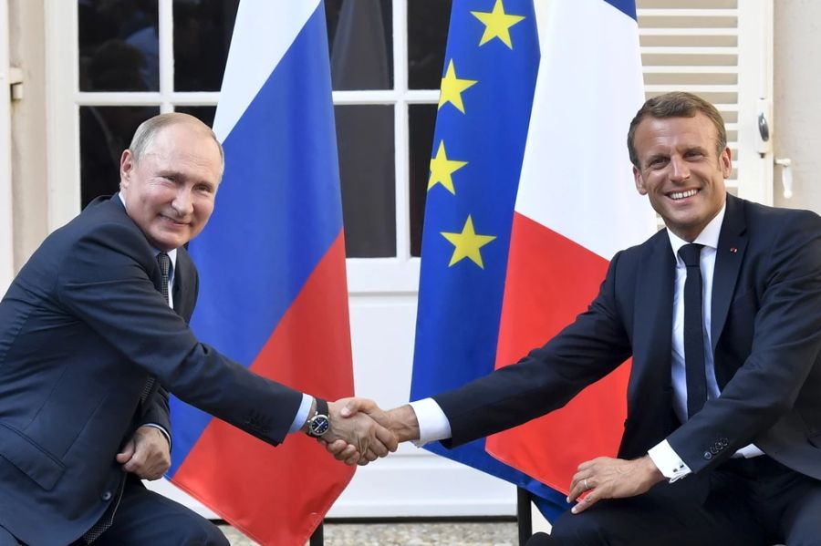 Macron Putin Händeschütteln Moskau