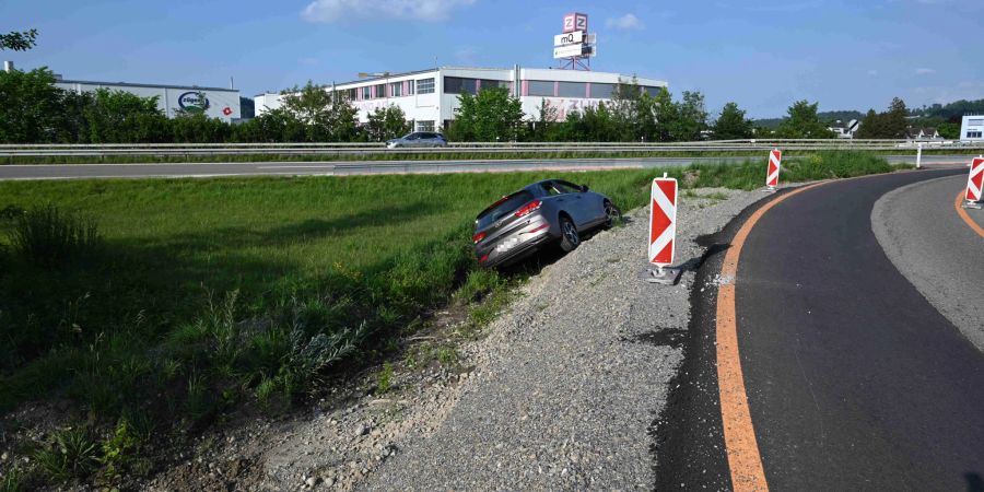 Selbstunfall auf Autobahn.