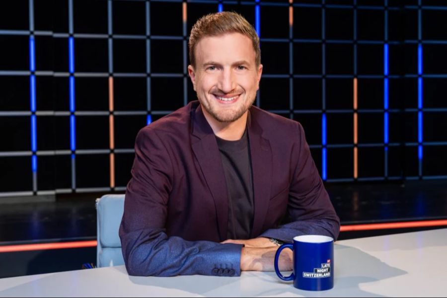 Stefan Büsser führt dreimal monatlich durch «Late Night Switzerland».