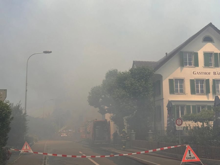 Anwohnende sollen ihre Fenster und Türen schliessen.