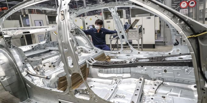 Autoproduktion im nordostchinesischen Shenyang. Laut dem Statitischen Bundesamt ist der chinesische Anteil an den Importen reiner Elektroautos zuletzt deutlich gestiegen. Autoproduktion im nordostchinesischen Shenyang. Laut dem Statitischen Bundesamt ist der chinesische Anteil an den Importen reiner Elektroautos zuletzt deutlich gestiegen.