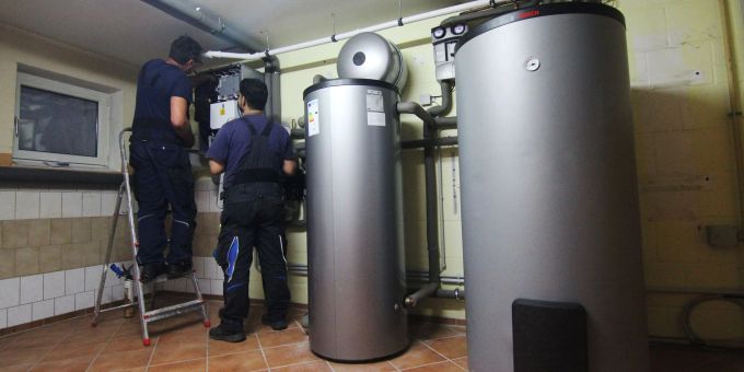 Der überwiegende Teil der Wohngebäude im Kanton Luzern wird mit erneuerbaren Energien beheizt. Altes Haus, neue Heizung? Der Einbau einer Wärmepumpe kann entweder mit finanziellen Zuschüssen oder mit der Verringerung der Steuerlast staatlich gefördert werden.