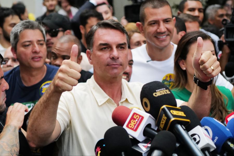 Flávio Bolsonaro.