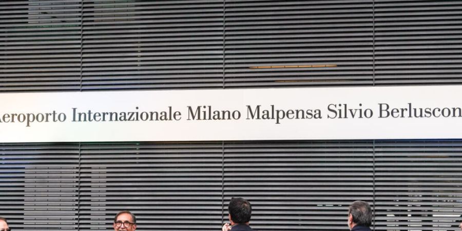 Der Mailänder Flughafen Malpensa wird offiziell nach dem ehemaligen italienischen Ministerpräsidenten, Silvio Berlusconi, benannt. Foto: Emanuele Roberto De Carli/IPA via ZUMA Press/dpa