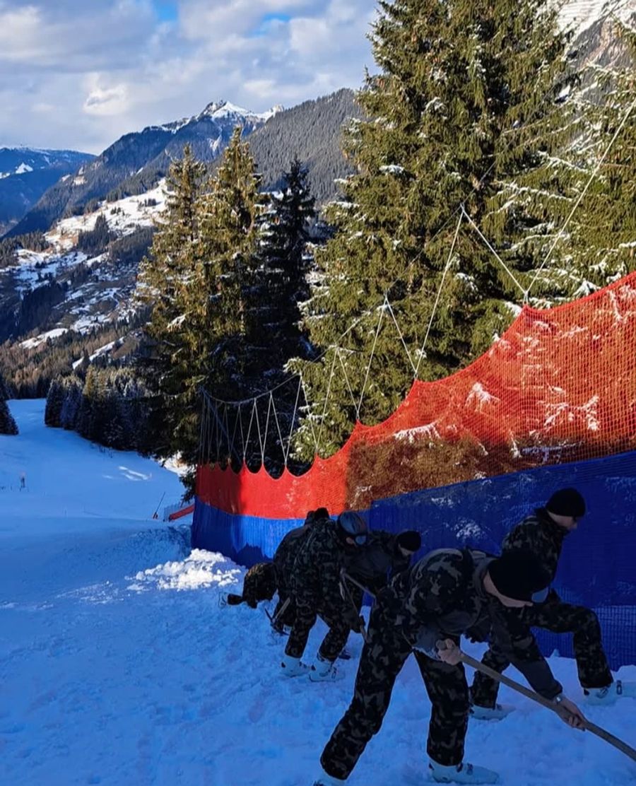 Ein Ski-Fan hofft, dass es am grossen Tag keine Probleme mit der Wengernalpbahn gibt.