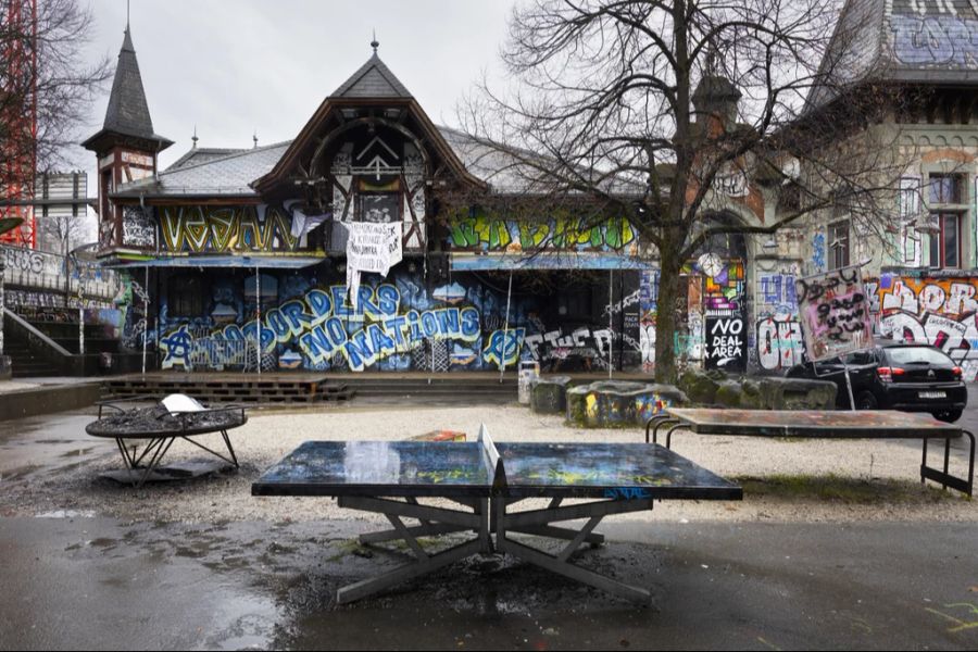 Die Reitschule Bern schliesst nach Gewalt-Exzessen bis zum 21. Januar.