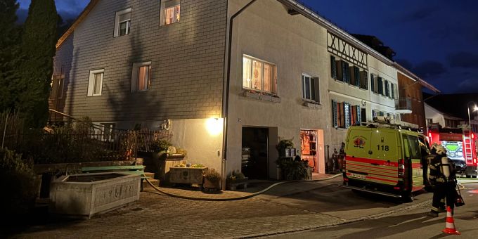 Buchberg SH - Glut im Kamin löst Feuerwehreinsatz aus